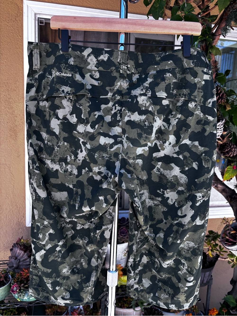 Columbia Omni Shield Camo Capri Pants Button Zip Stretch Size 16 - Picture 8 of 17